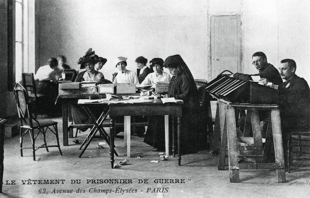 Krigsfångens kläder, Champs-Élysées, Paris, första världskriget, 1914-1918 av Unbekannt