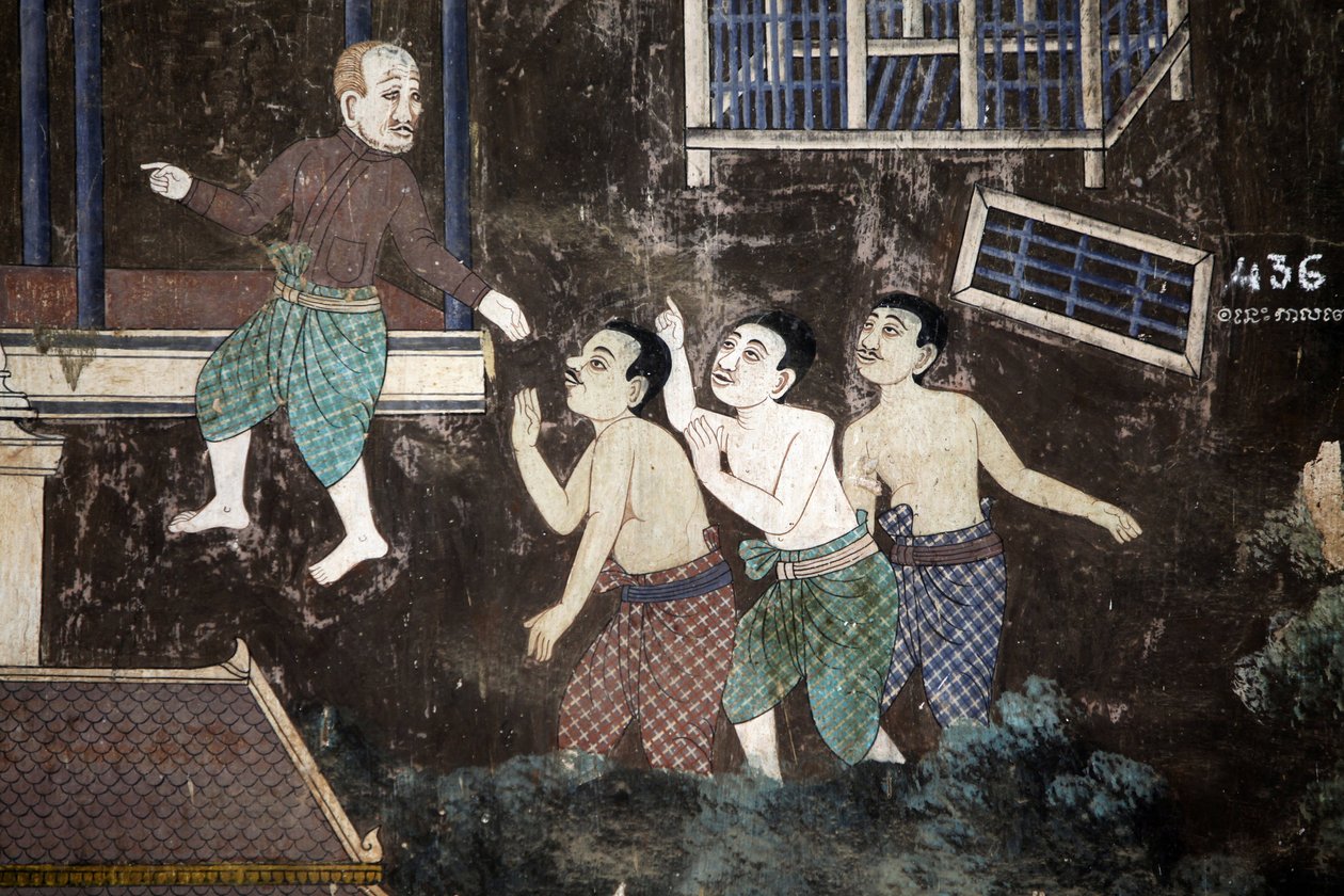 Det inre av silverpagodens sammansatta väggar är täckt med väggmålningar som föreställer berättelser från Reamker, det vill säga khmerversionen av det klassiska indiska eposet, Ramayana. Vissa delar av väggmålningarna är försämrade och väderskada. Väggmåln av Unbekannt