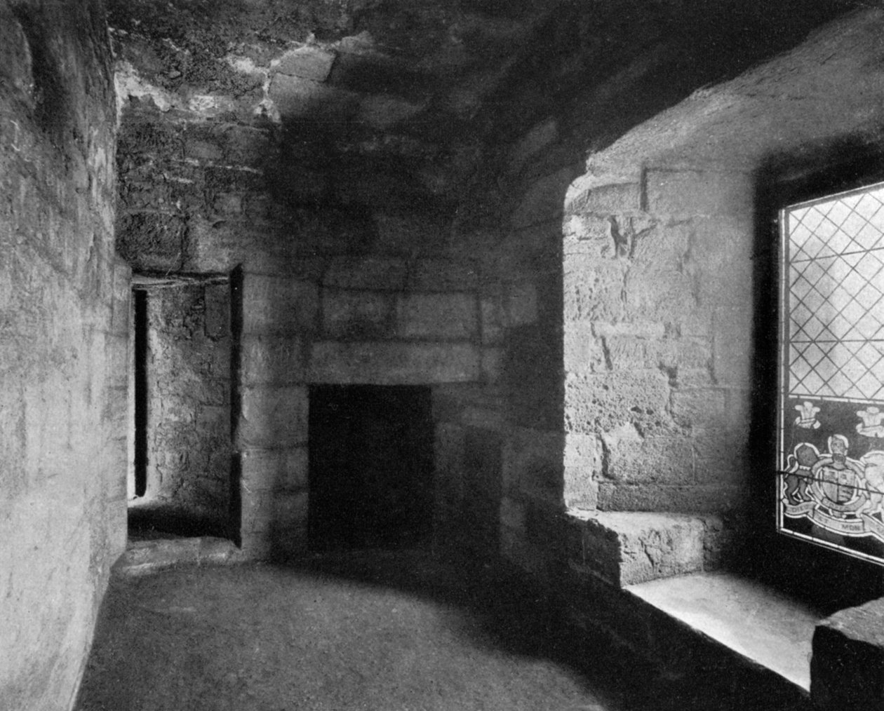 Den välrenommerade födelseplatsen för Edward II, det stora örntornet i Caernarvon Castle, 1924-1926 av Unbekannt