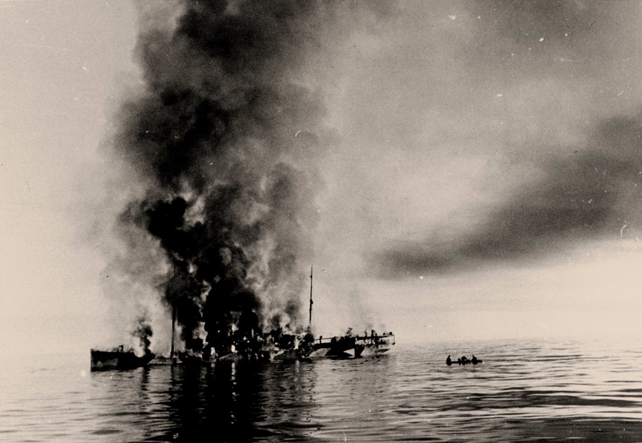 Isbrytaren Alexander Sibirjakovs förlisning av den tyska kryssaren amiral Scheer den 25 augusti 1942. av Unbekannt