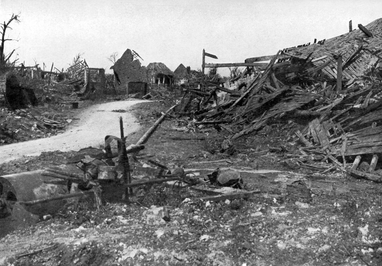 Byn Mametz efter bombardementet i juli, slaget vid Somme, 1916, c1920 av Unbekannt