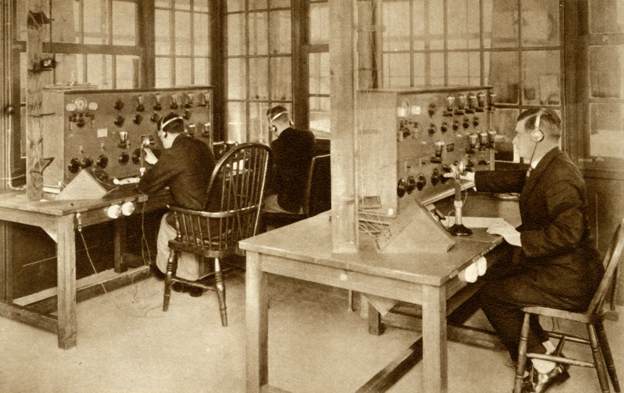 Det trådlösa överföringsrummet på Croydon Aerodrome, södra London, 1928, 1935. av Unbekannt