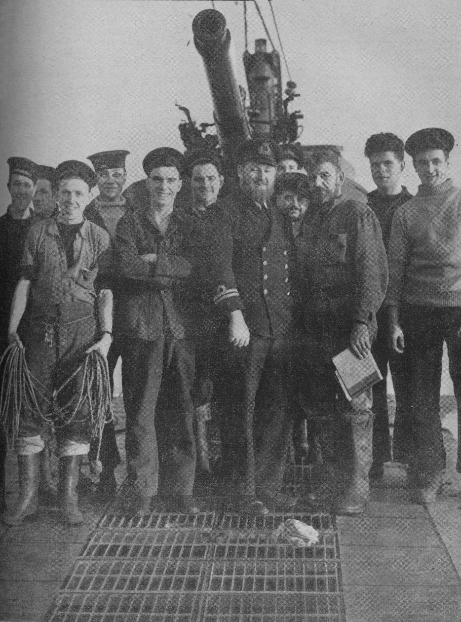 Deras skepp steg från graven till triumf, 1941. av Unbekannt