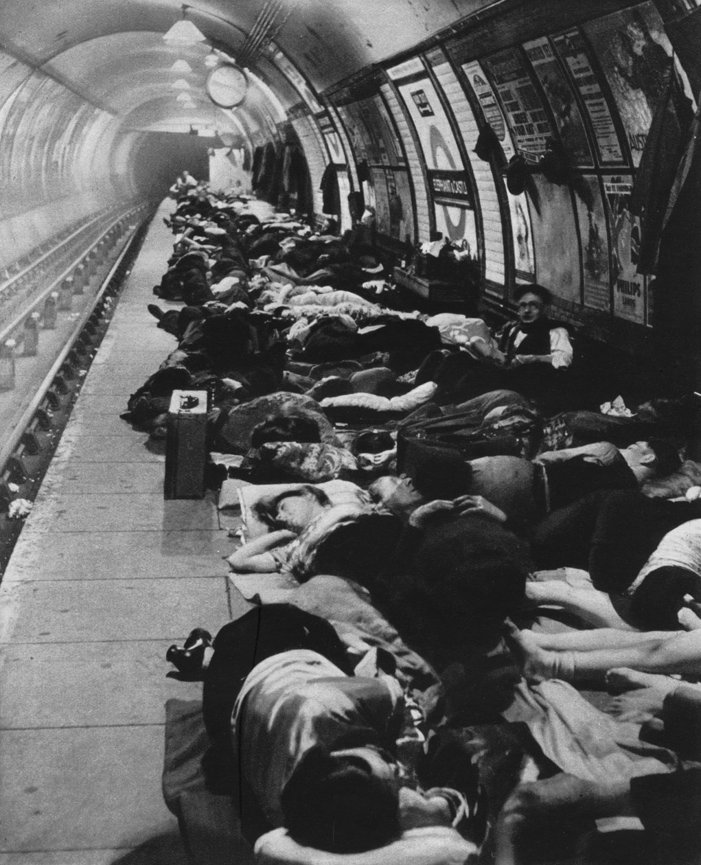 De som gick till härbärgen började en ny sorts nattliv, 11 november, 1940, 1942 av Unbekannt