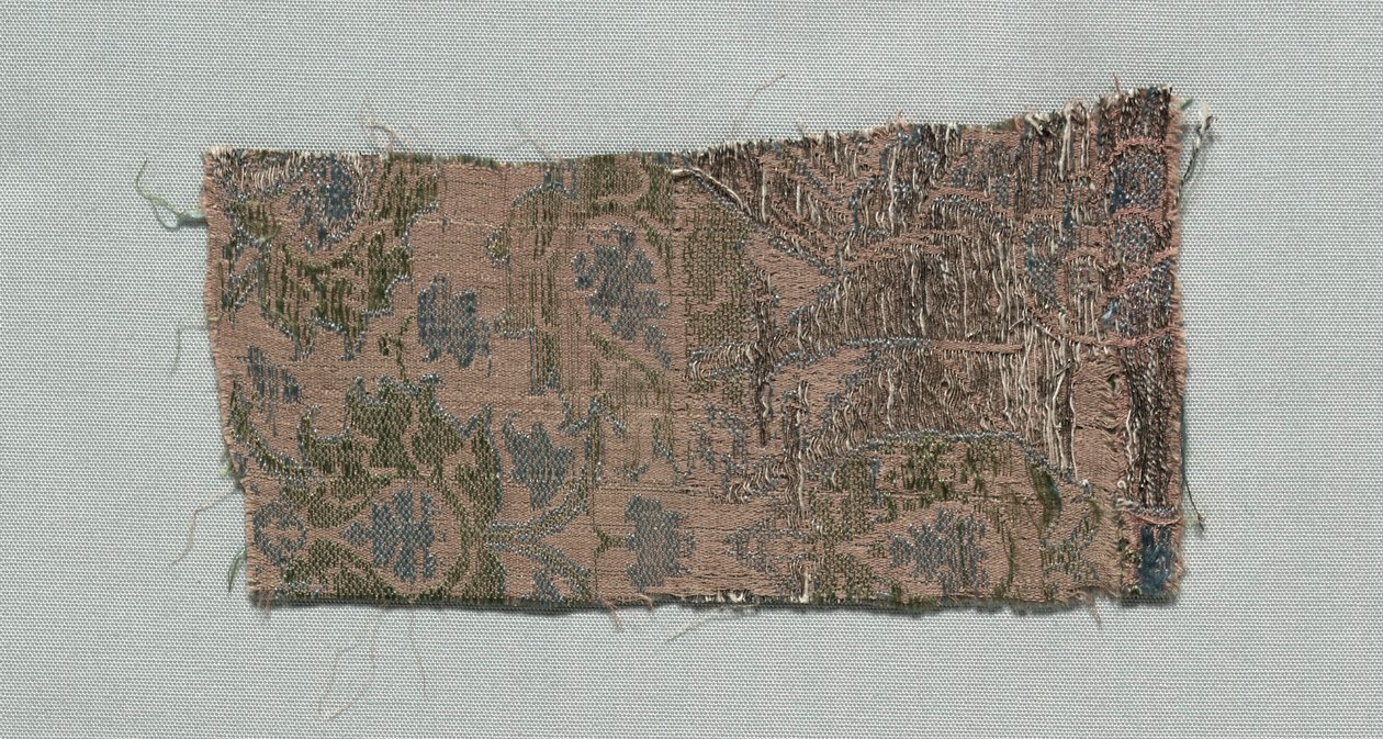 Tre fragment av italienskt gotiskt siden, 1350-1399. av Unbekannt