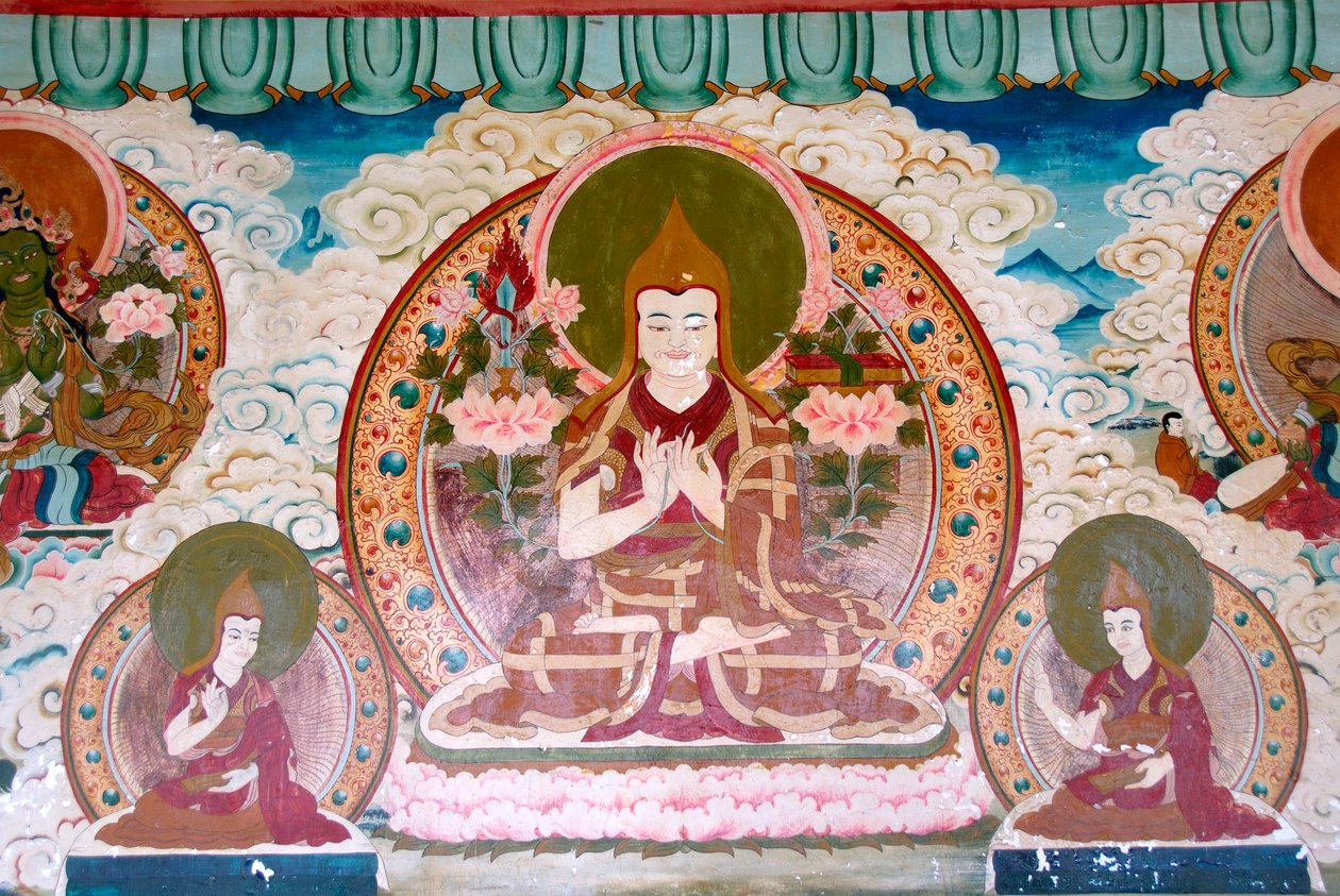 tibetansk buddhism; väggmålning; Lama Tsongkharpa; Gelug skola; gula mössor; meditation; olika handställningar; mudras; Yongning; Zhamei tempel; Lugu Hu Lake-området; Yunnan-provinsen; Folkrepubliken Kina; Asien av Unbekannt