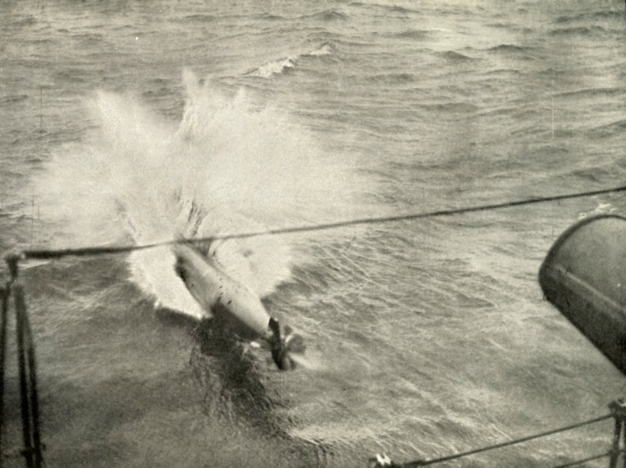 Torped in i vattnet, 1919. av Unbekannt