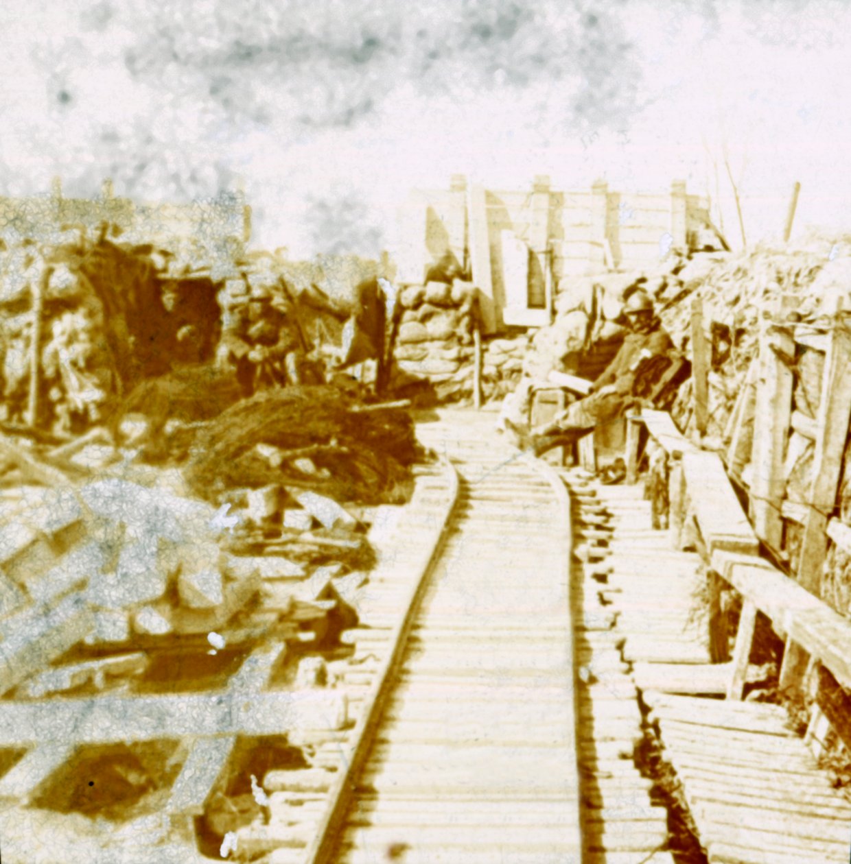 Skyttegravar och järnvägslinje, Yser söder, Diksmuide, Belgien, c1914-c1918 av Unbekannt