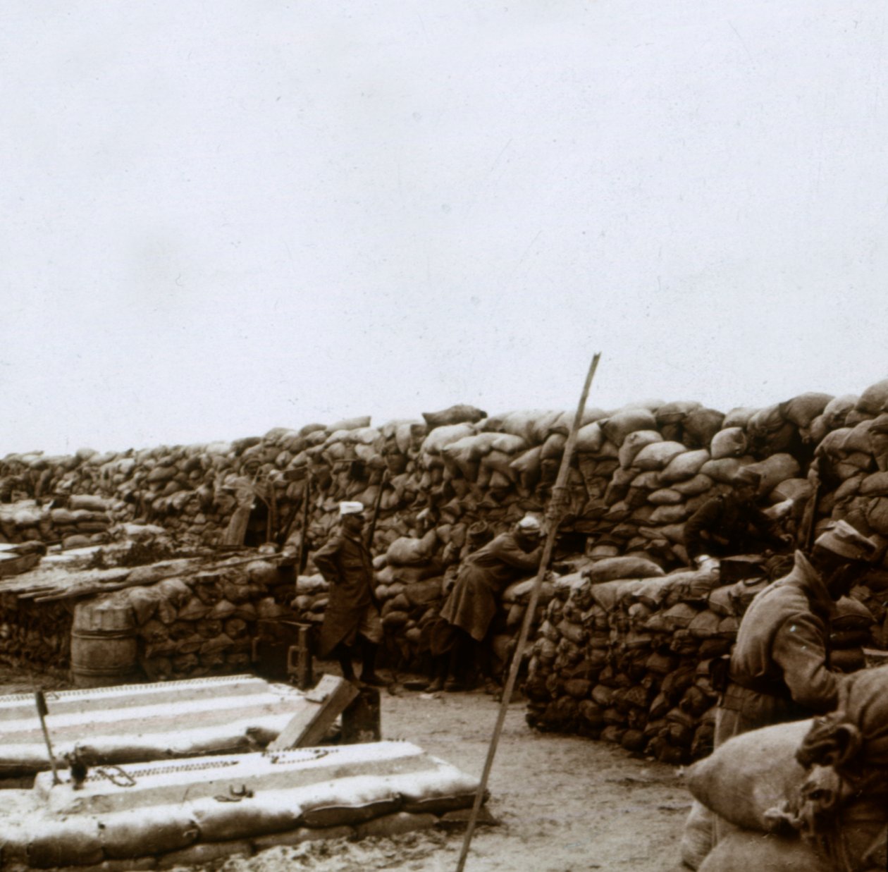 Skyttegravar vid Mamelon Vert, Nieuwpoort, Flandern, Belgien, c1914-c1918 av Unbekannt