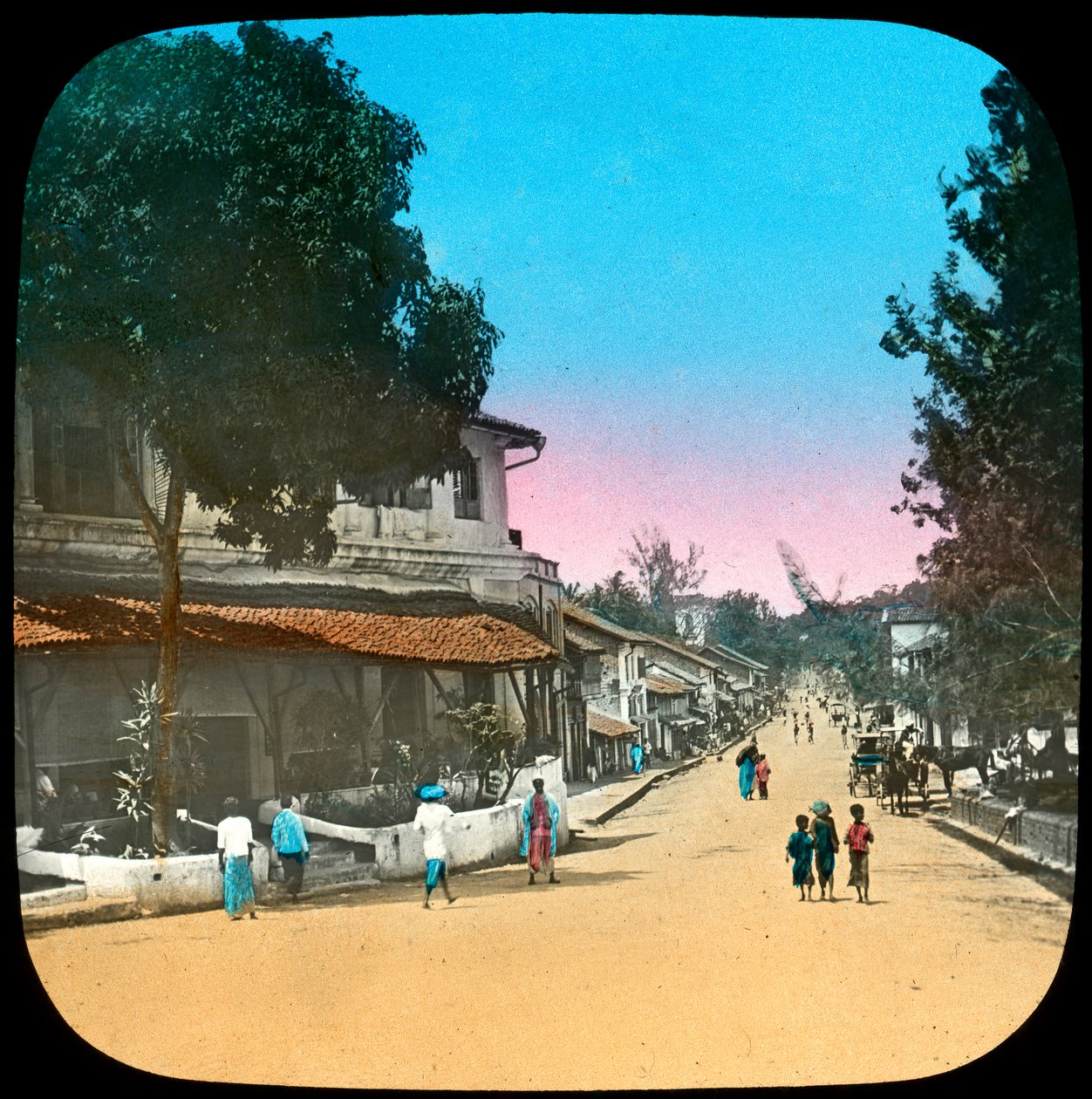 Trincomalee Street, Kandy, Ceylon, sent 1800- eller tidigt 1900-tal av Unbekannt