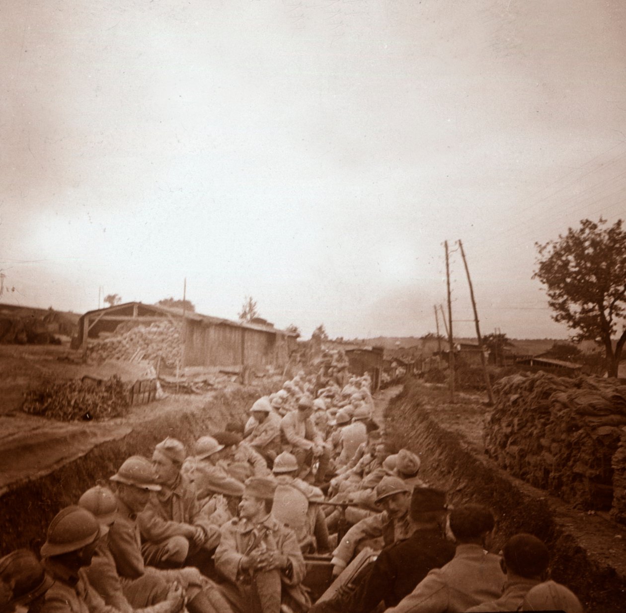 Trupper i öppna tågvagnar, Genicourt, norra Frankrike, c1914-c1918 av Unbekannt