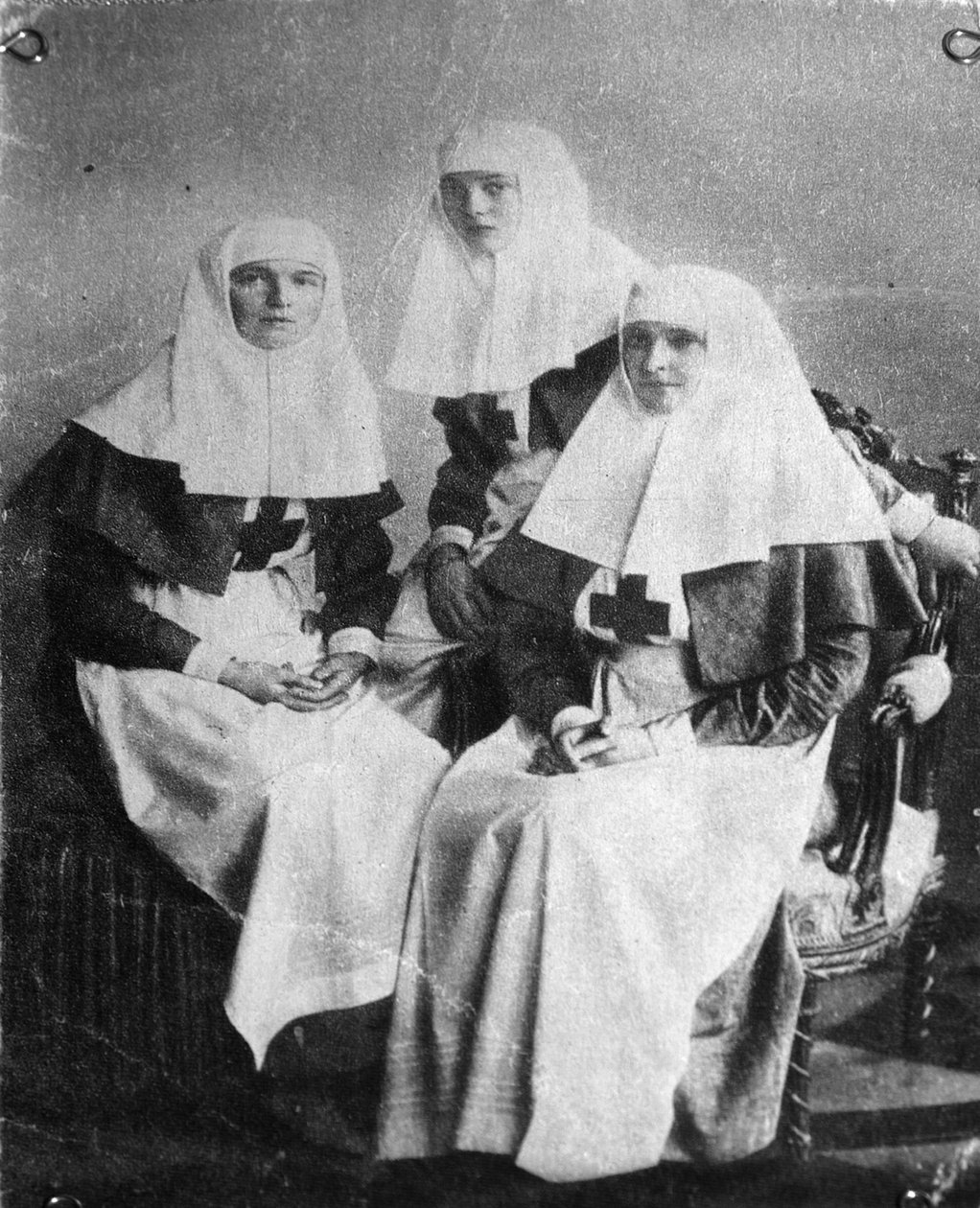 Tsarina Alexandra och storhertiginnorna Olga och Tatiana av Ryssland, 1914 av Unbekannt