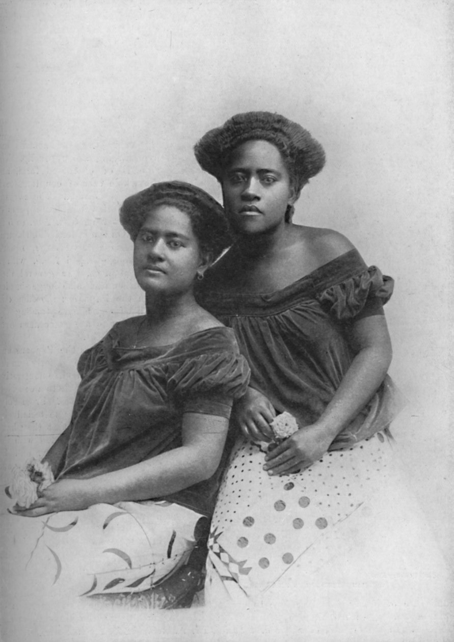 Två fijianska prinsessor med håret klätt i europeisk stil, 1902 av Unbekannt