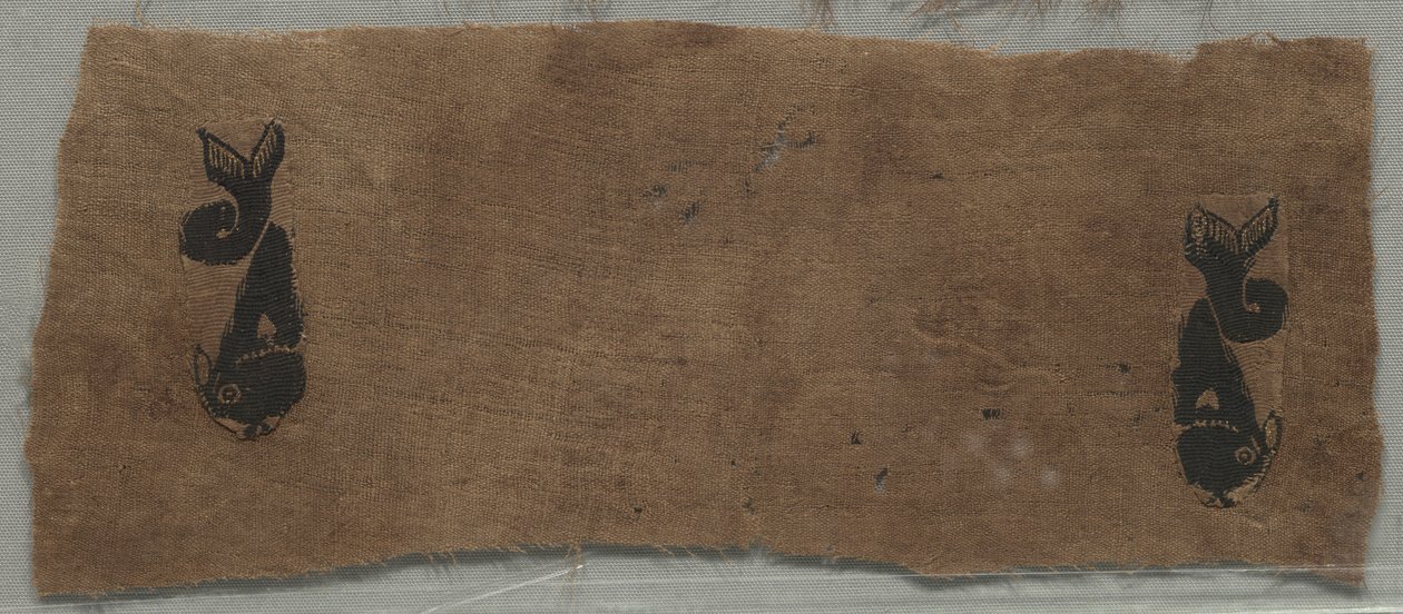 Två fragment från en gardin: Delfiner, 400-500-tal. av Unbekannt