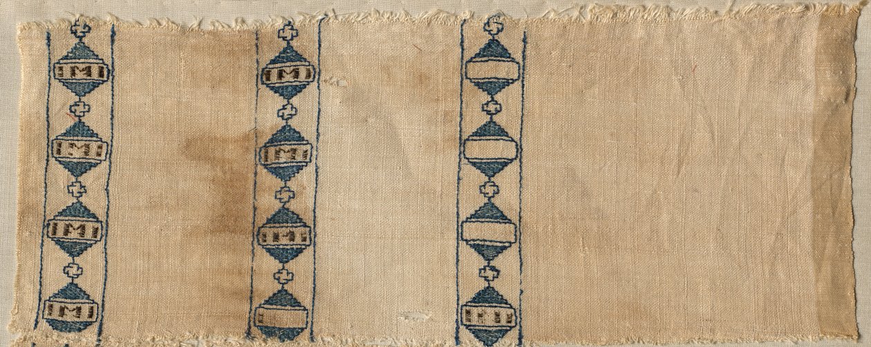 Två fragment av en halsduk eller huvudbonad, 1300-tal. av Unbekannt