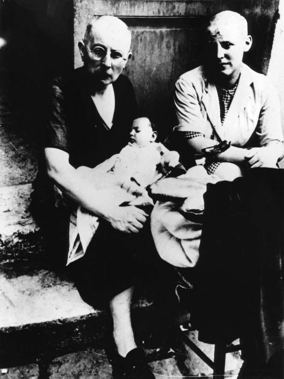 Två kvinnliga franska kollaboratörer, Chartres, Frankrike, 1944 av Unbekannt