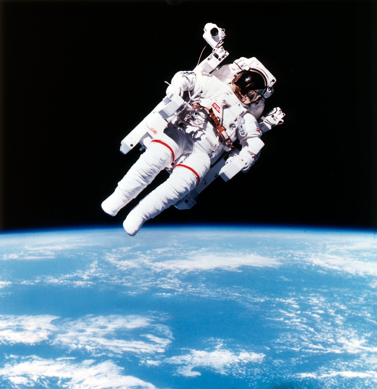 Den amerikanska astronauten Bruce McCandless rymdvandring, 1984 av Unbekannt