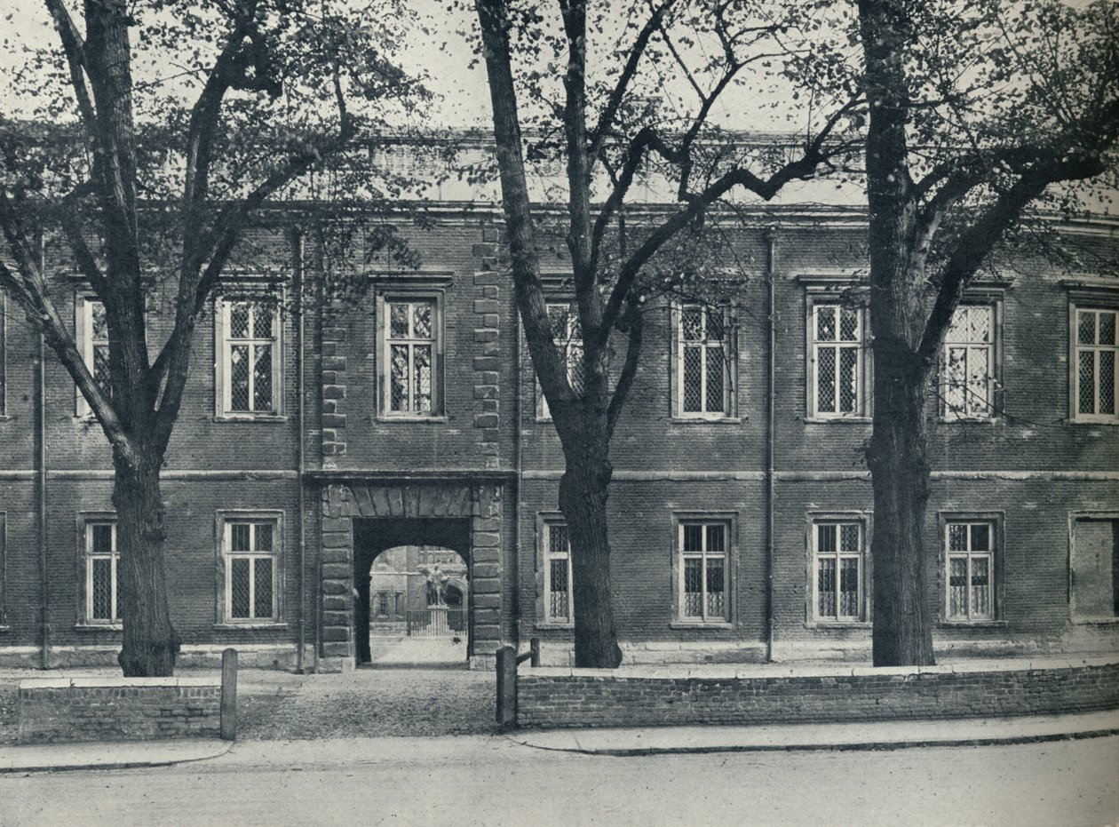 Upper School, Looking Through Into School Garden, 1926 av Unbekannt