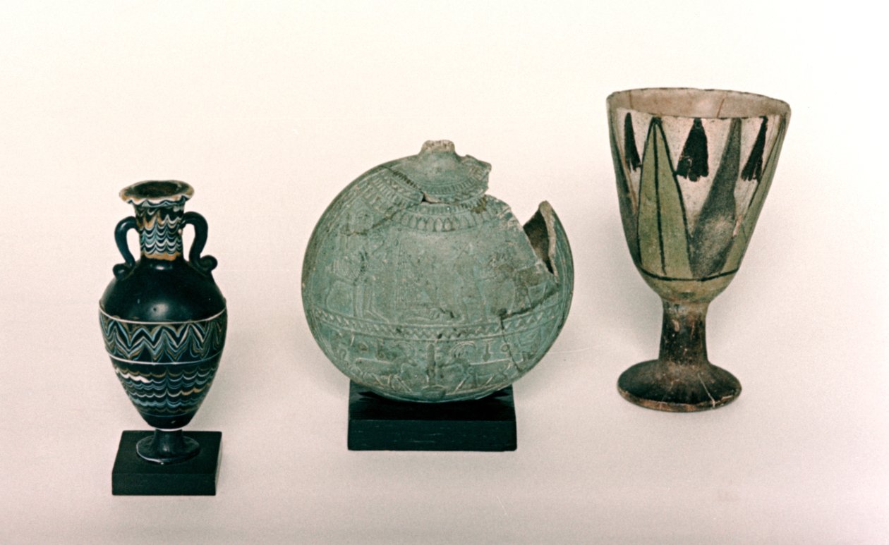 Olika egyptiska behållare av Unbekannt