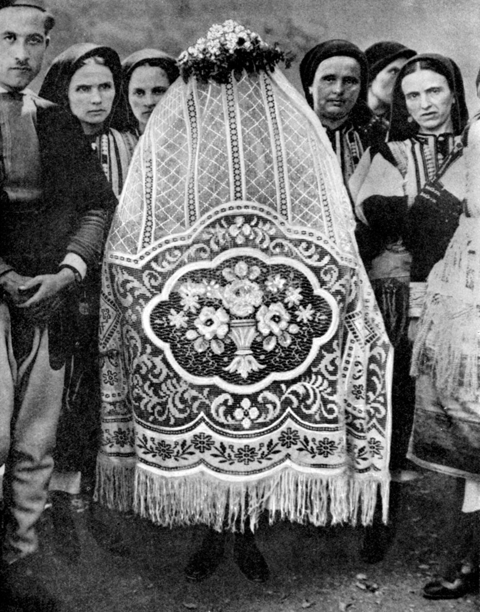 Beslöjad brud, södra Serbien, 1936 av Unbekannt