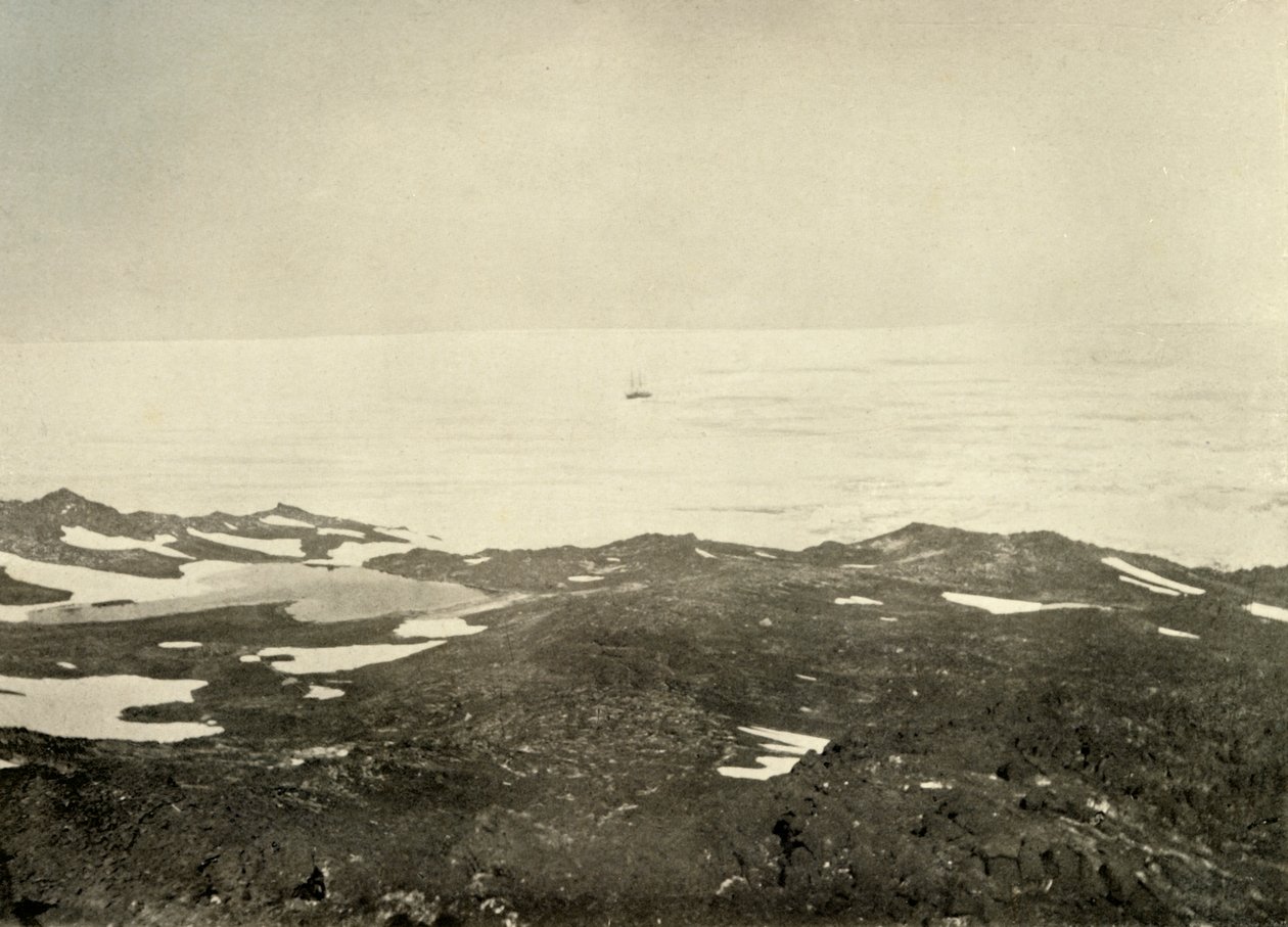 Utsikt från High Hill...The Ship in Loose Pack, c1908, 1909. av Unbekannt