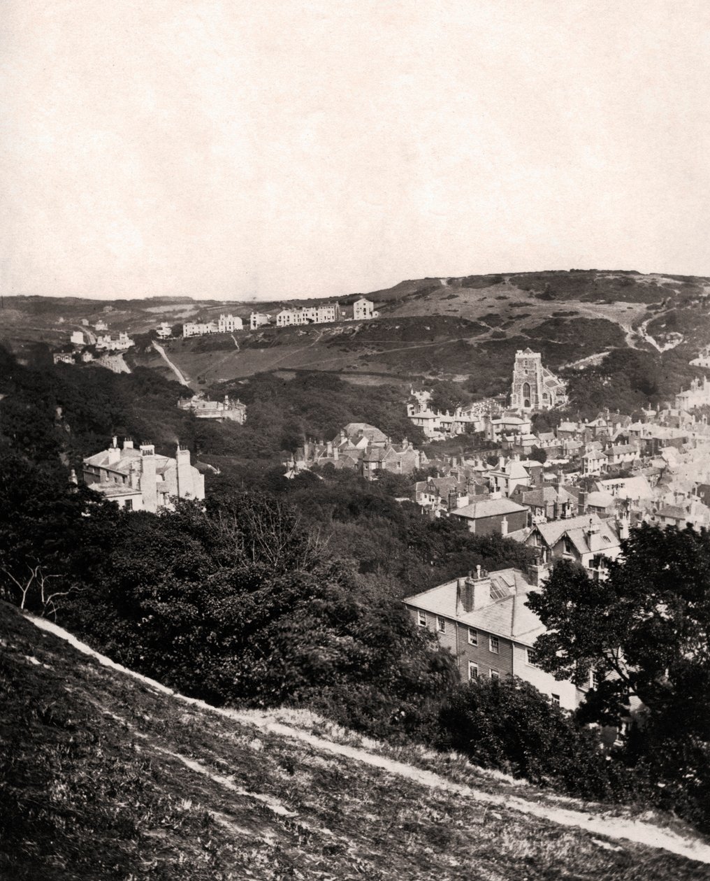 Utsikt över Hastings från East Hill, Sussex, c1900 av Unbekannt