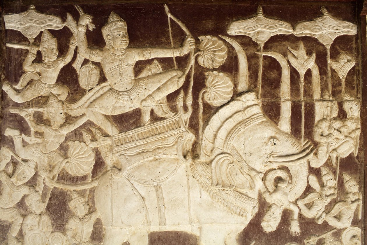 Wat Ounalom: skulptur som visar en stridsscen från Ramayana Phnom Penh Cambodge av Unbekannt