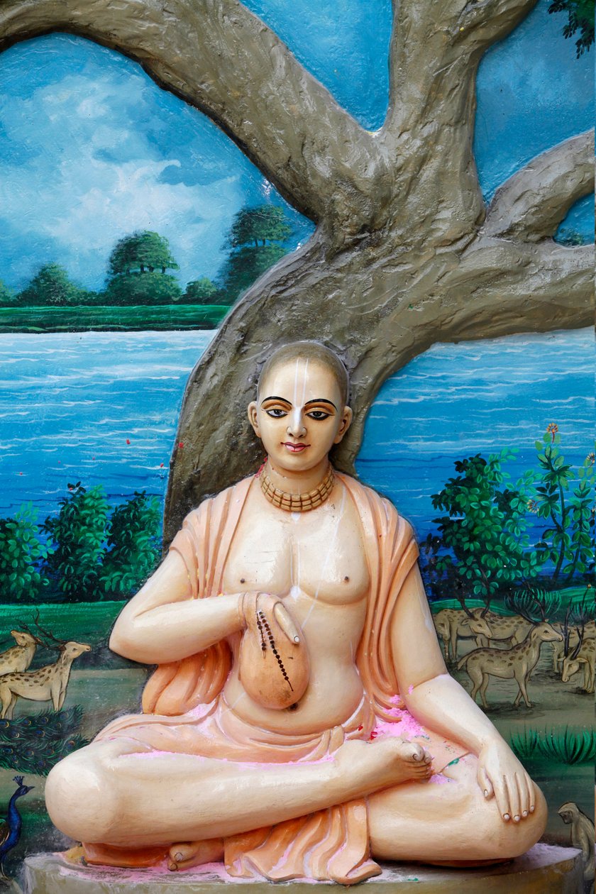 När han besökte Vrindavana, skanderade Sri Caitanya Mahaprabhu dagligen japa vid Imli Tala (tamarindträd), som vid den tiden låg precis vid stranden av Yamuna. Chaitanya Mahaprabhu (1486Ð1534) var ett vaishnava-helgon och social reformator i östra av Unbekannt