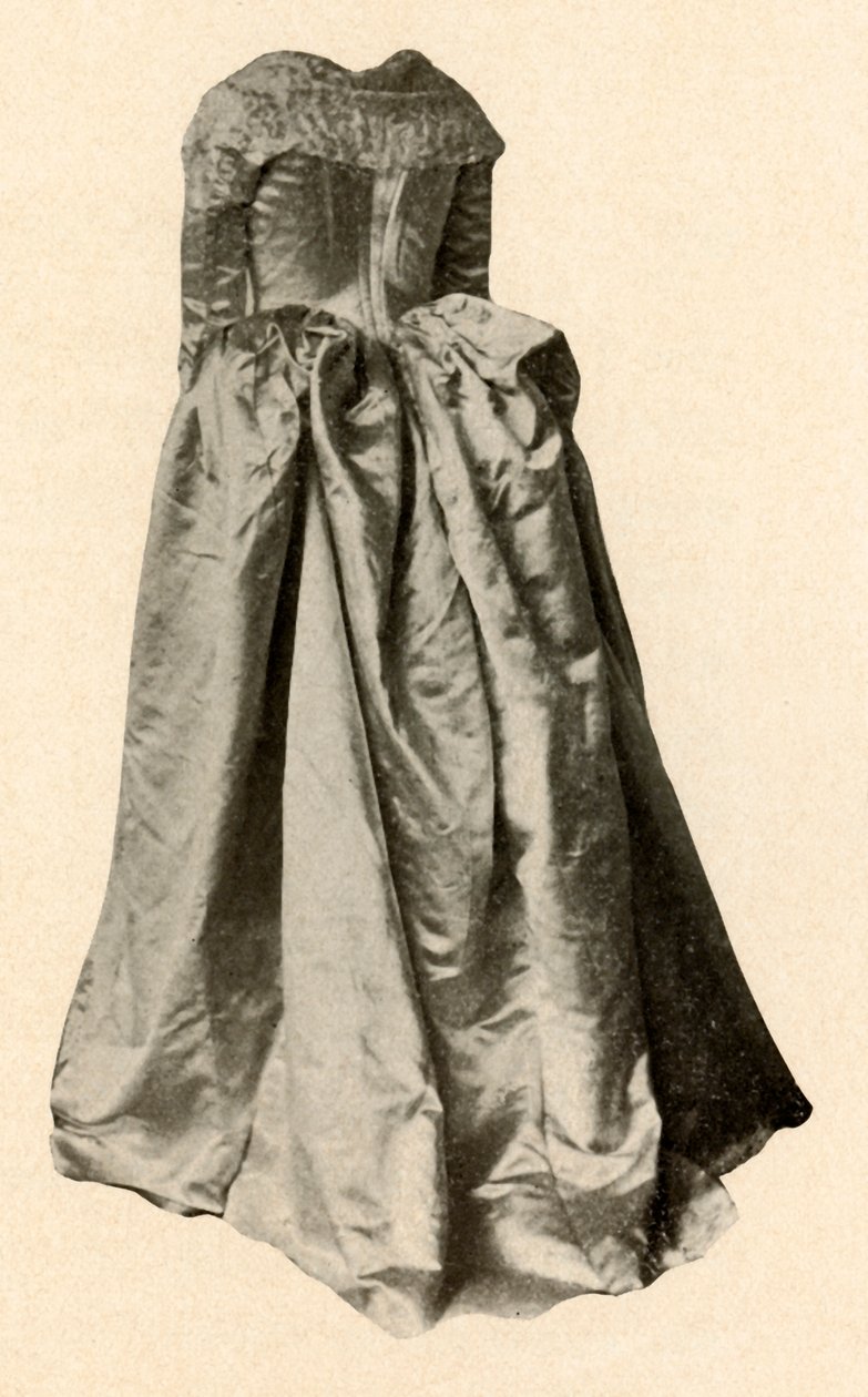 Vit brudklänning i satin som bars av Mrs. St. Clair i Philadelphia, 1760, 1937. av Unbekannt