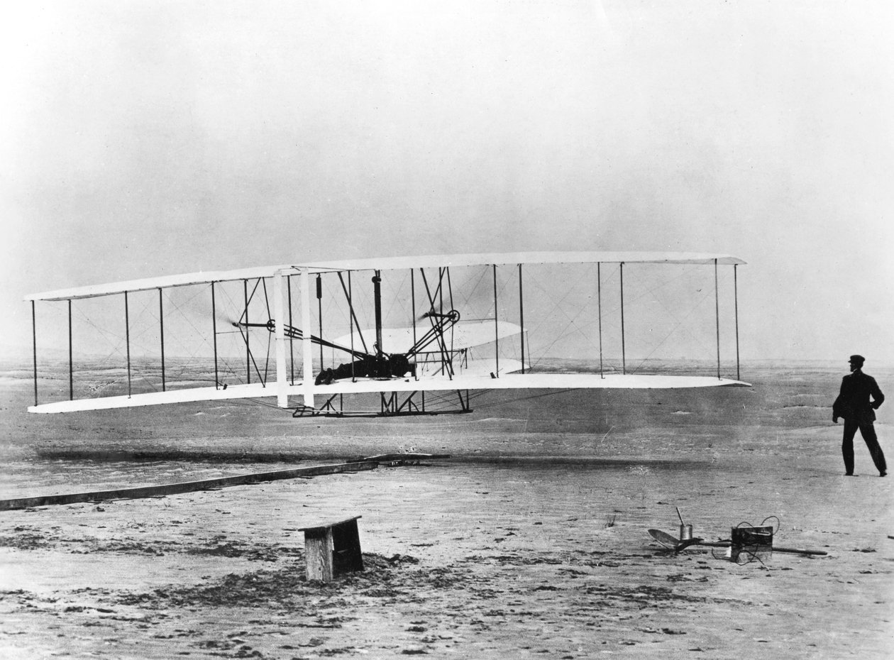 Wilbur och Orville Wright och det första motorflyget, North Carolina, 17 december 1903 av Unbekannt
