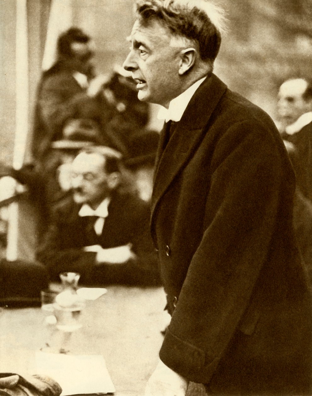 William Thomas Cosgrave håller ett tal, Dublin, Irland, 1922, 1935. av Unbekannt