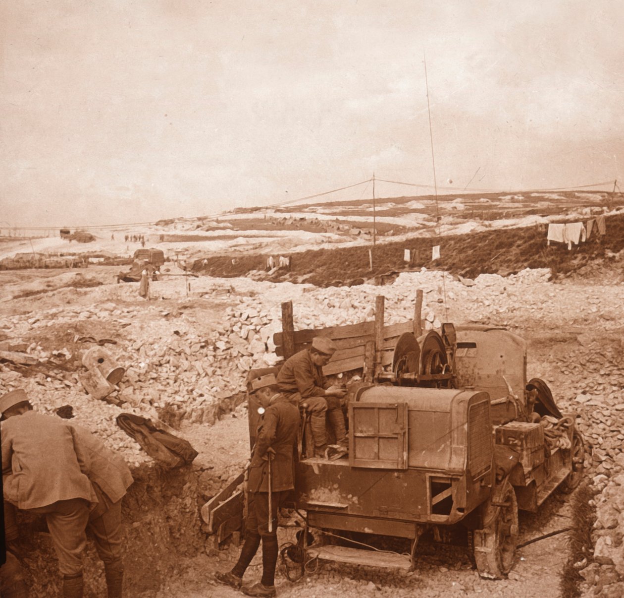 Vinsch för barrageballong, Genicourt, norra Frankrike, c1914-c1918 av Unbekannt