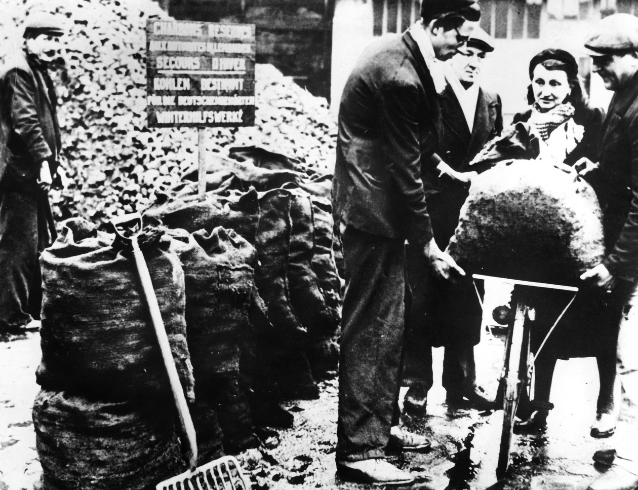 Vinterrelief, distribution av kol, Frankrike 1940-1944 av Unbekannt
