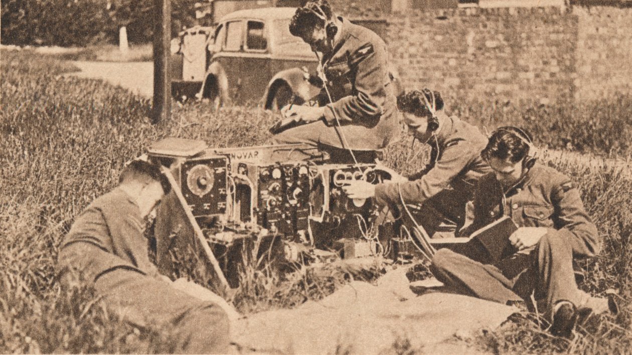 Trådlös operatör inuti den senaste typen av träningsmaskin, 1940 av Unbekannt