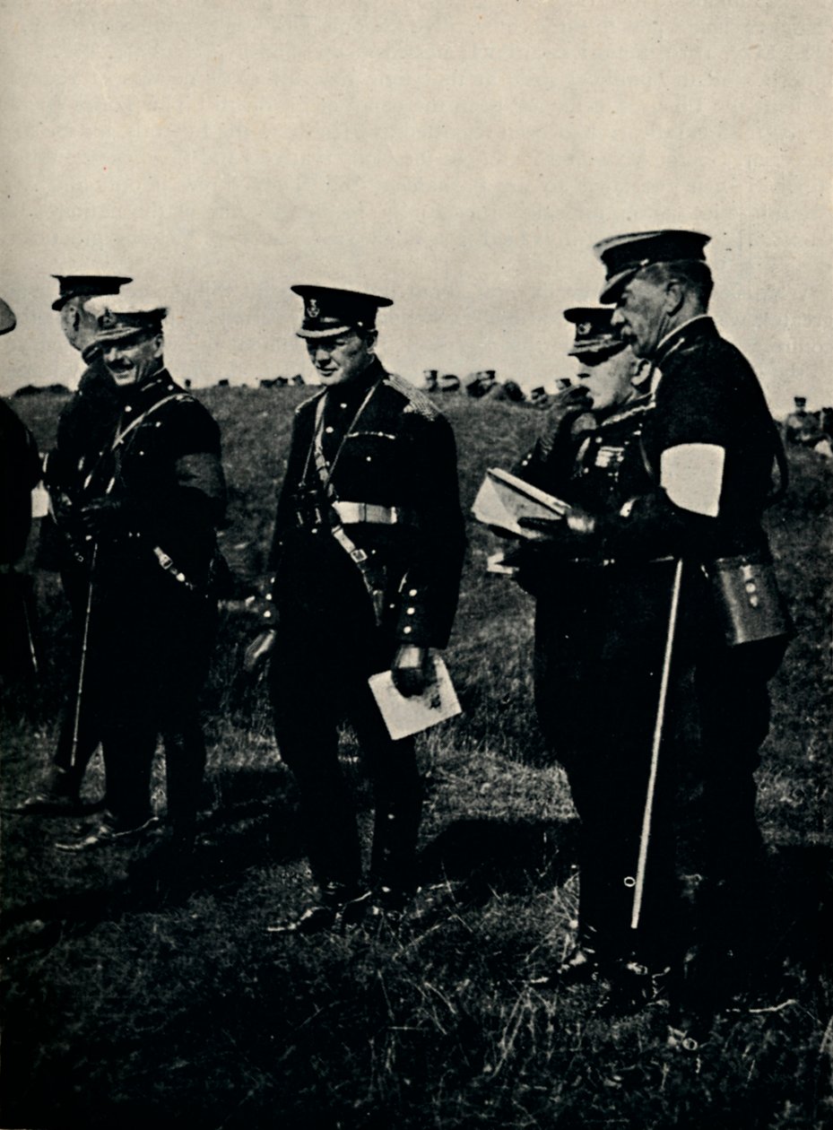 Med General French vid Army Maneuvres, 1912, 1945. av Unbekannt