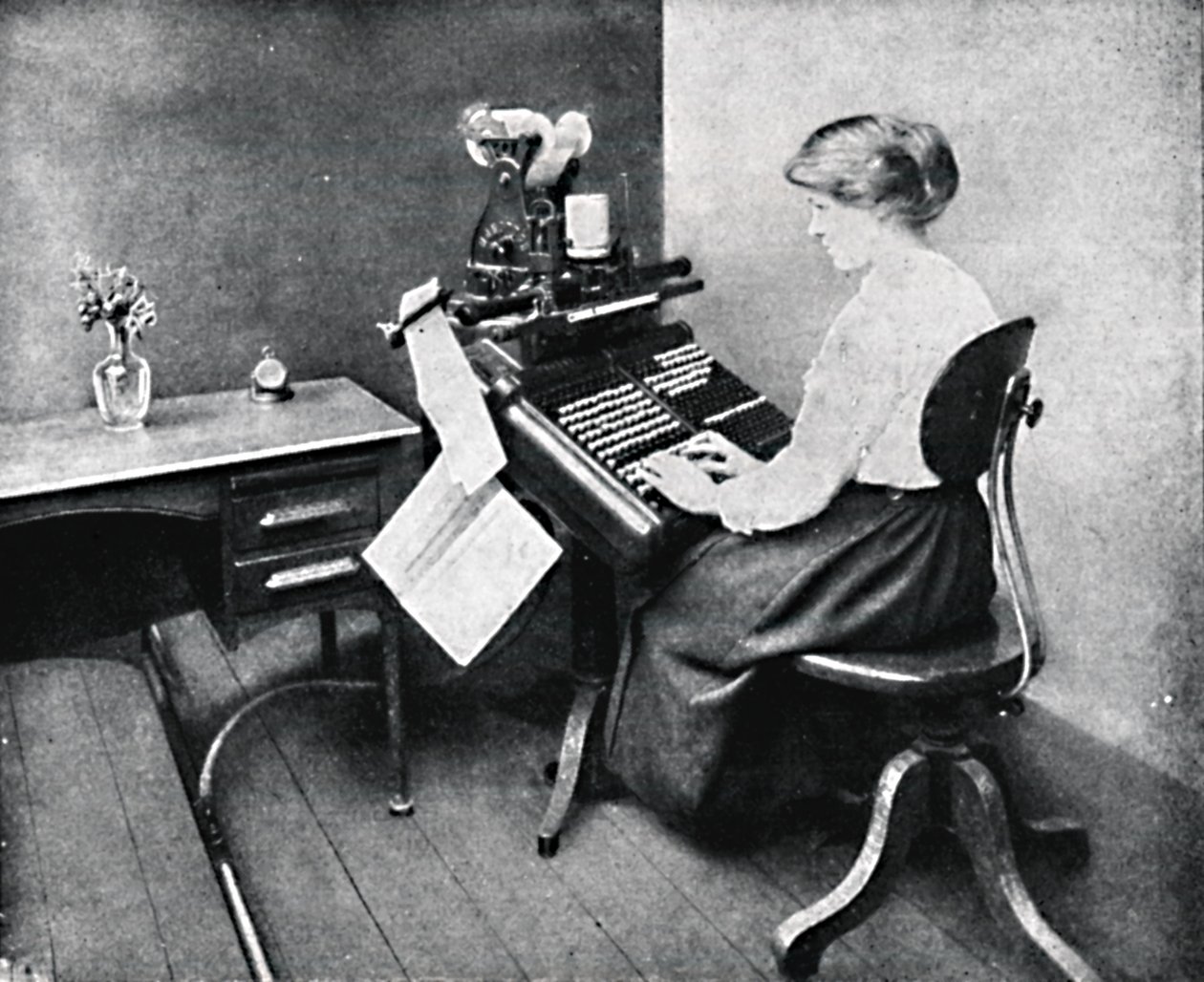Kvinnlig operatör på monotyptangentbord, 1917 av Unbekannt