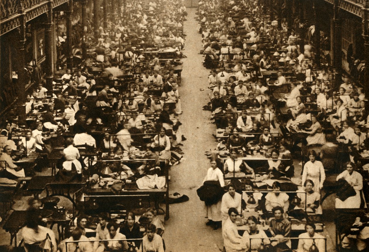 Kvinnor som arbetade i Royal Army Clothing Factory, första världskriget, 1914-1918, 1933. av Unbekannt