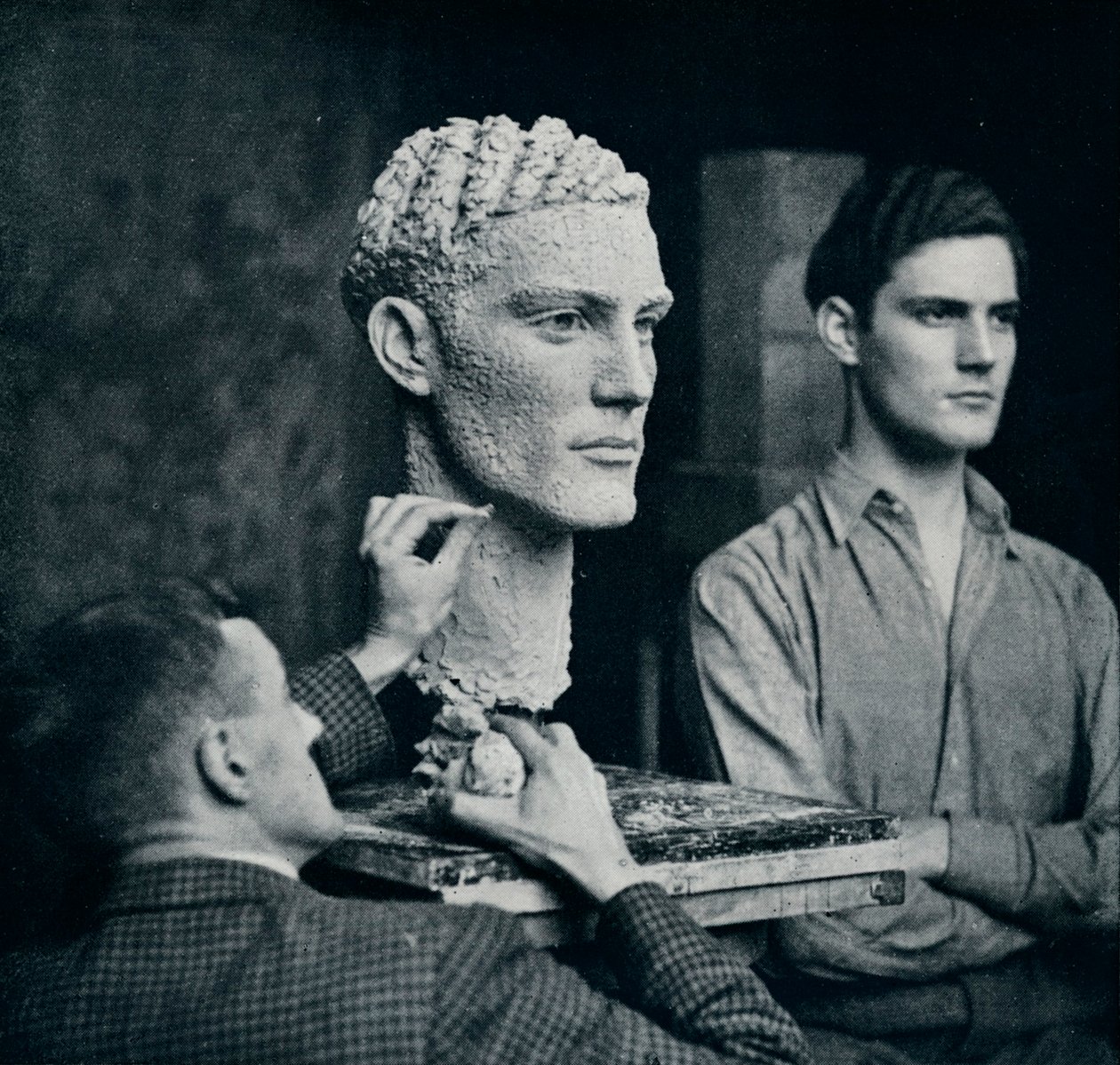 Arbetar på ett porträtt av Mr. Duncan Guthrie, c1935 av Unbekannt