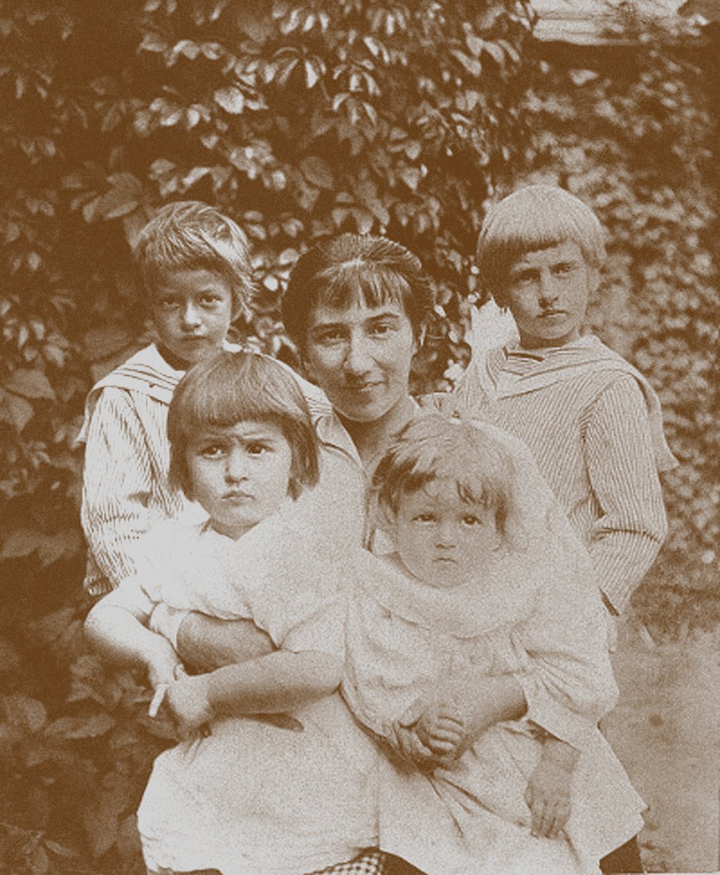 Zinaida Serebriakova med sina barn, 1920-talet av Unbekannt
