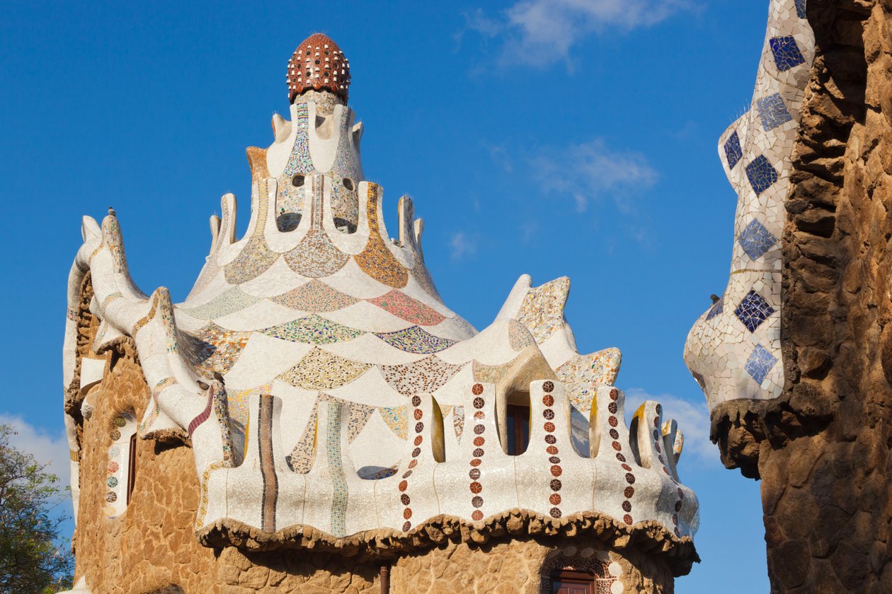 Barcelona, Spanien. Detalje af pavillon ved indgangen til Parc Güell. UNESCO World Heritage Site.swed av Unbekannt Unbekannt