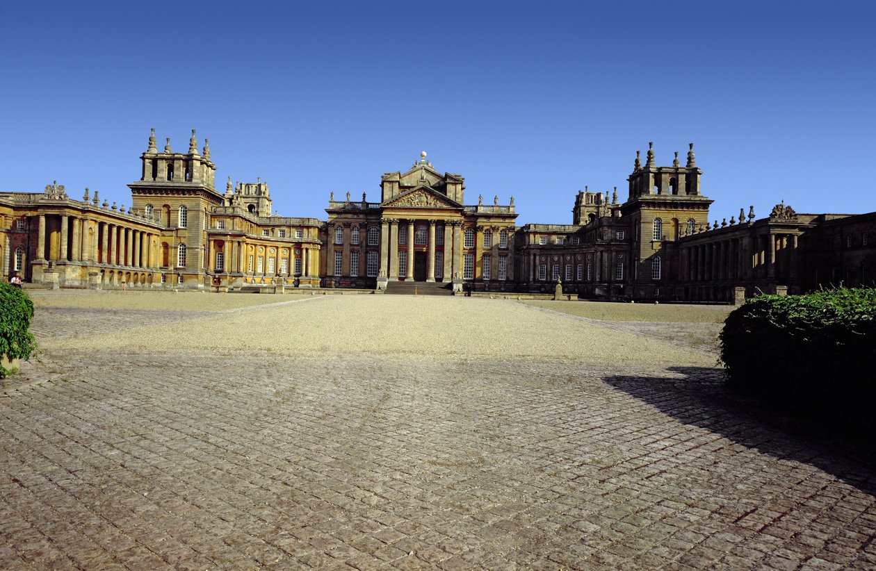 Blenheim Palace, Exteriörvy, byggt av John Vanbrugh,(1664-1726) och Nicholas Hawksmoor,(1661-1736) mellan 1705 och 1722, Oxfordshire, Storbritannien av Unbekannt Unbekannt