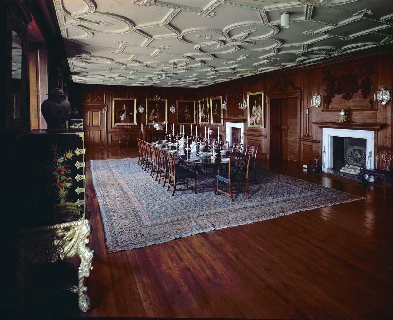 Drumlanrig Castle: matsal med ett porträtt av William, siste hertig av Queensberry av Unbekannt Unbekannt