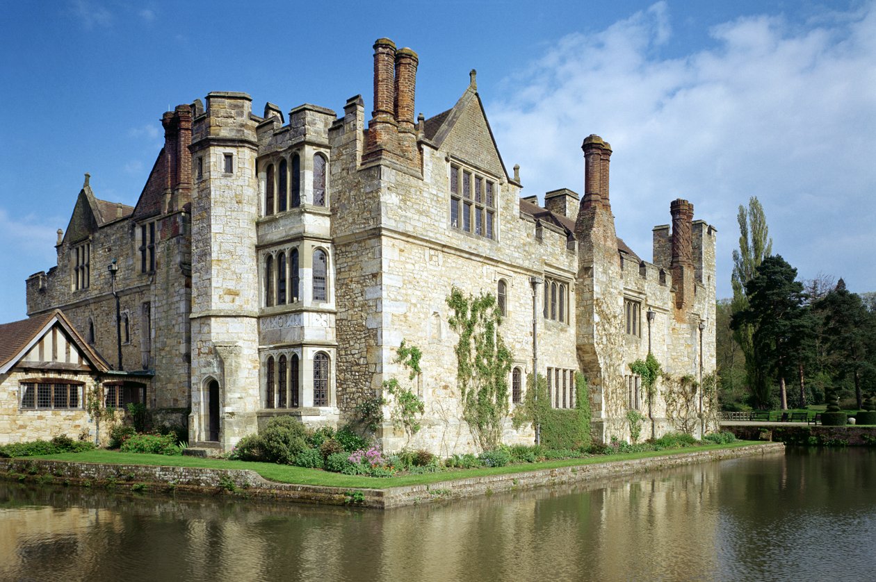 Exteriörvy av Hever Castle, Kent, Storbritannien, tidigt 1500-tal av Unbekannt Unbekannt
