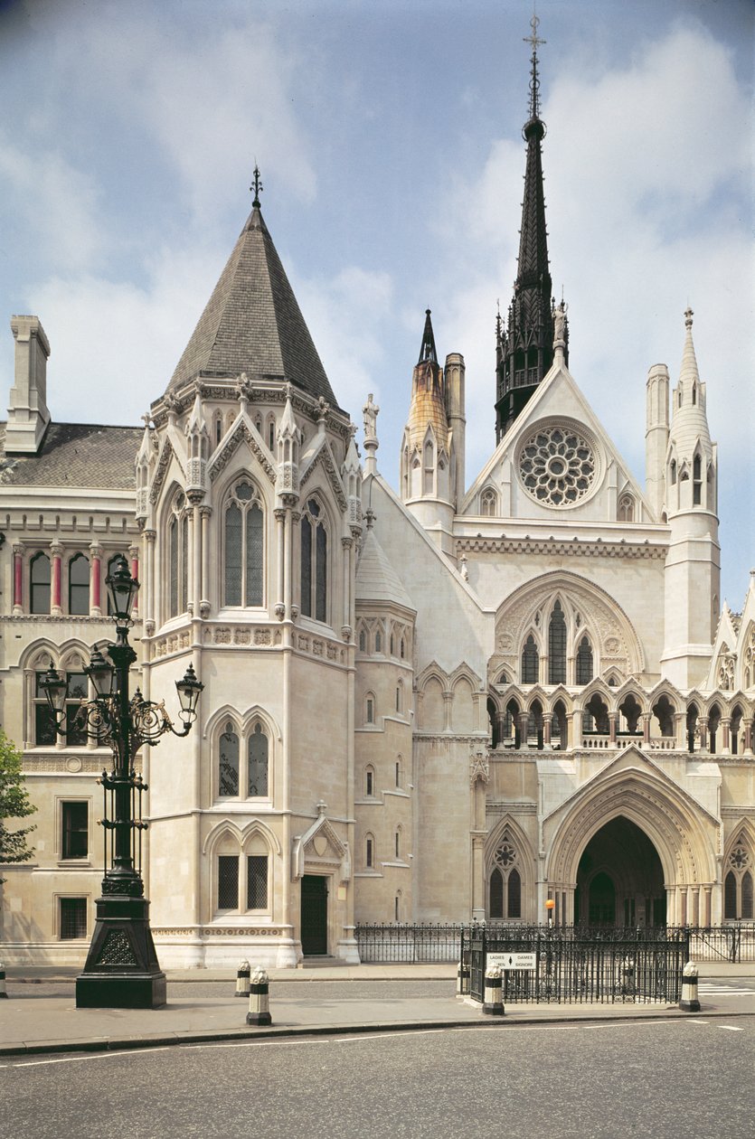 Exteriör vy av ingången till Royal Courts of Justice, London av Unbekannt Unbekannt