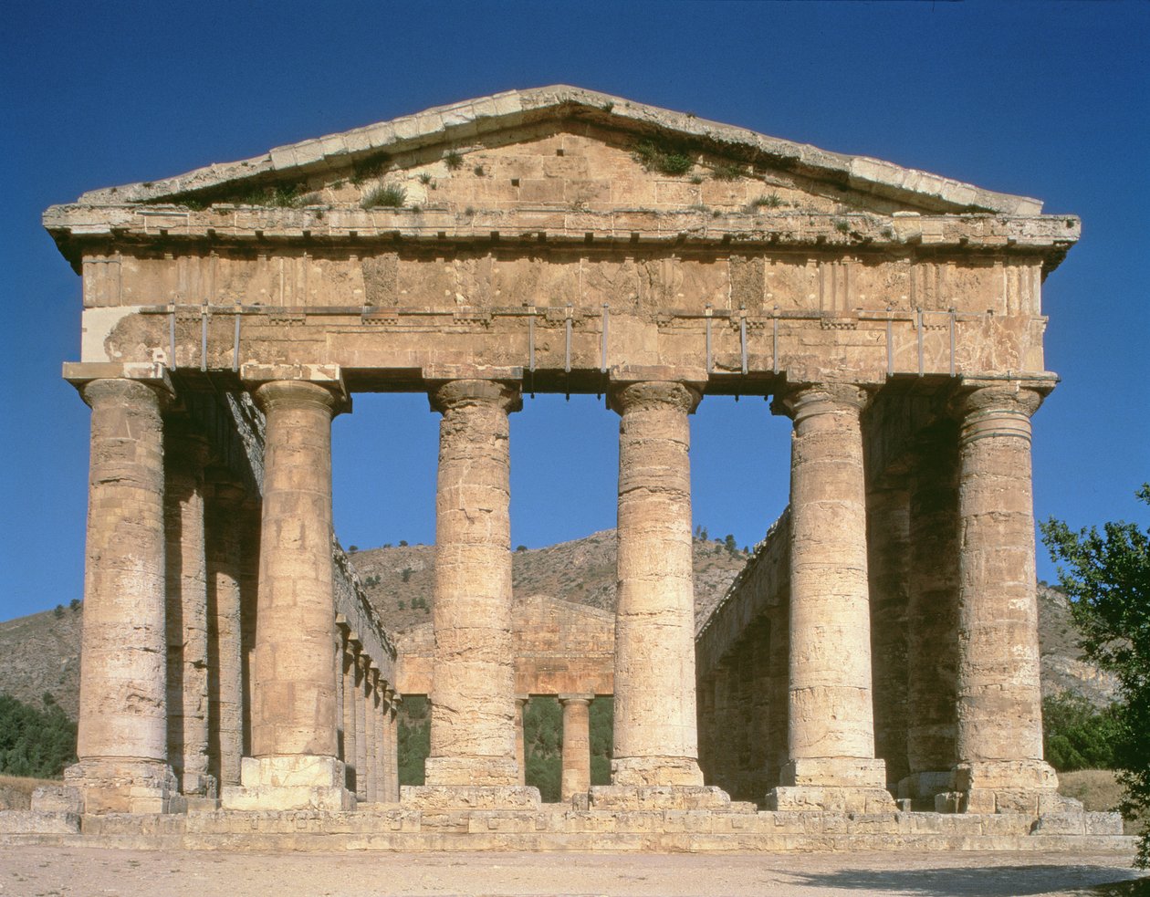 Grekiskt tempel, ca 424-416 f.Kr. (detalj) av Unbekannt Unbekannt