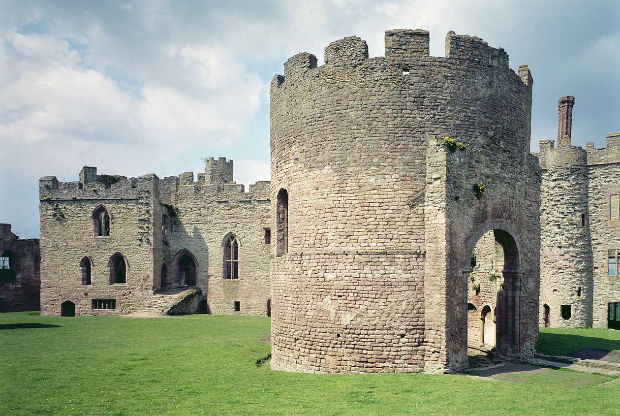 Ludlow Castle, Exteriör, English School, byggd mellan 1066-1085, Shropshire, Storbritannien av Unbekannt Unbekannt