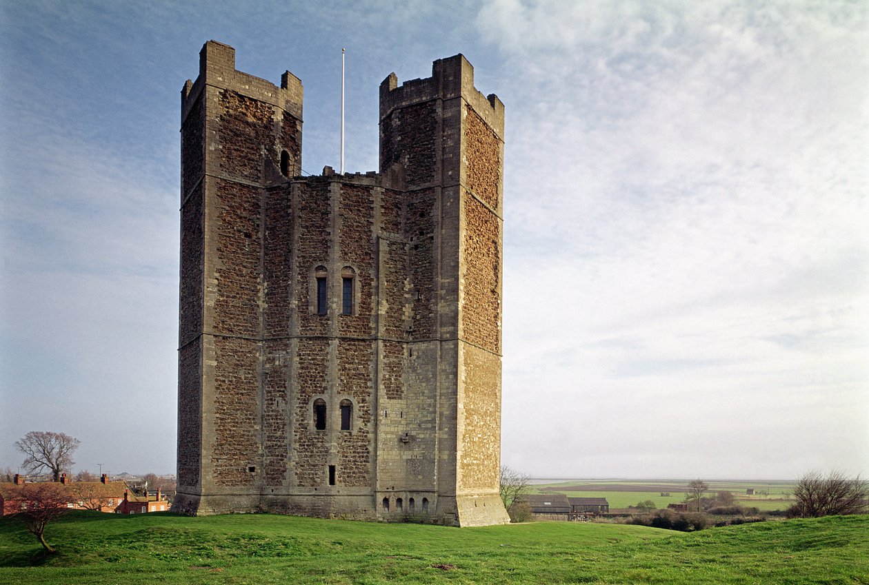 Orford Castle, Exteriör vy av kvarnen (1165-72), Suffolk, Storbritannien av Unbekannt Unbekannt