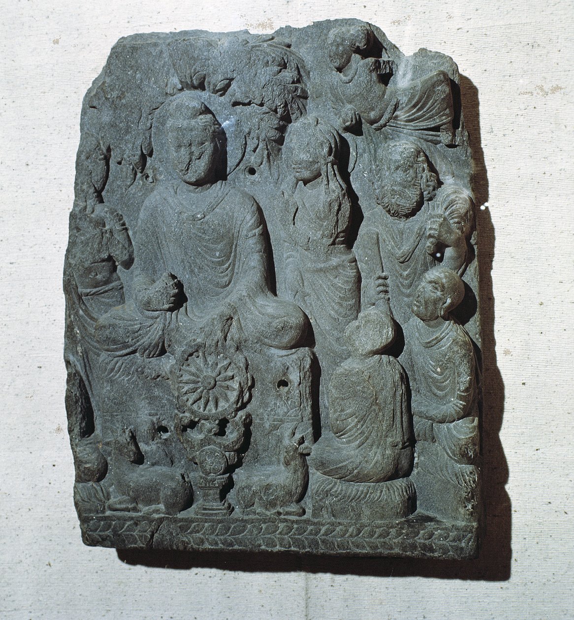 Relief av "Framtidens Buddha", eller Bodhisattva Maitreya, 2:a århundradet e.Kr. (sten) av Unbekannt Unbekannt