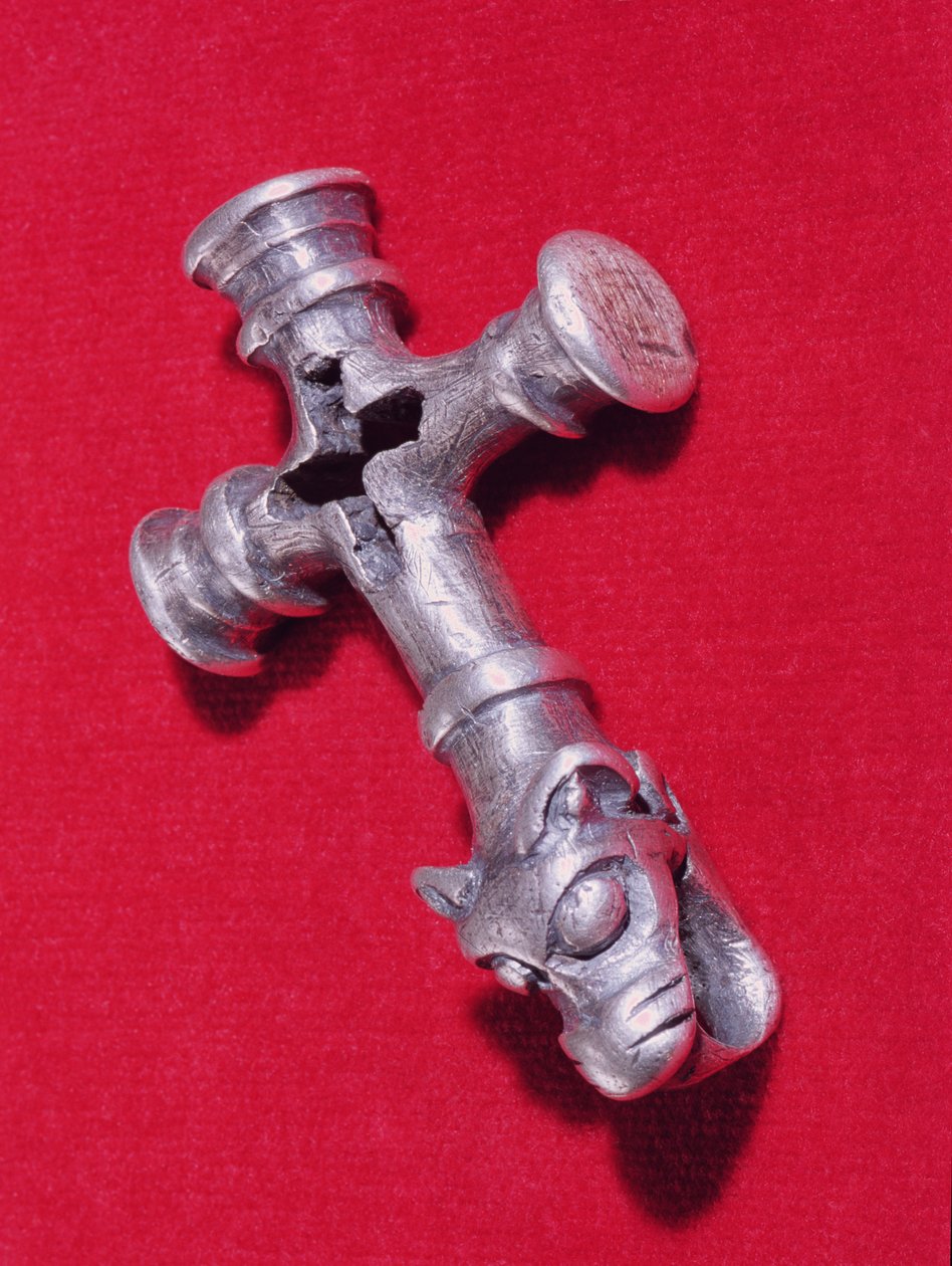 Vikingamulet i form av ett kors med en drakhuvuddesign av Unbekannt Unbekannt