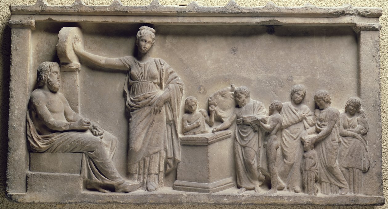 Votivrelief som visar en familj som offrar en tjur till Asclepius, hälsoguden och hans dotter, Hygieia, grekiska, 500-talet f.Kr. av Unbekannt Unbekannt